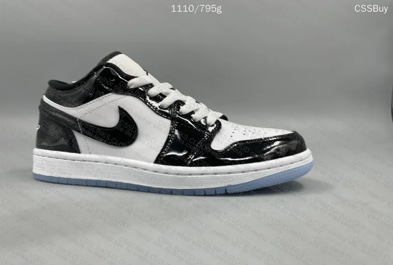 Air Jordan 1 Low SE Concord 4