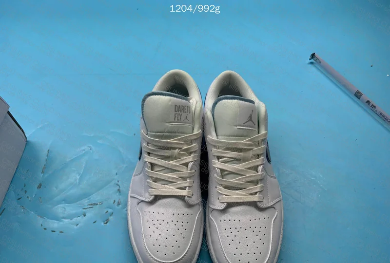 Air Jordan 1 Low SE 'Dare to Fly' 3
