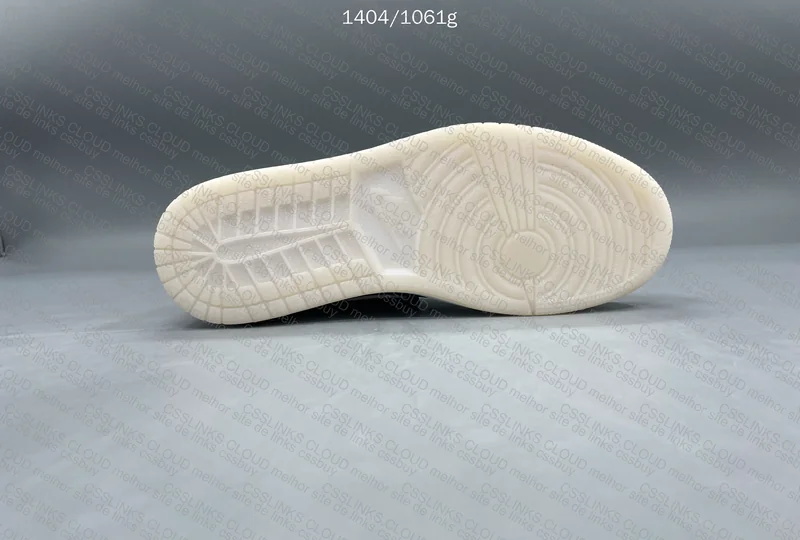 Air Jordan 1 Low SE Diamond 3