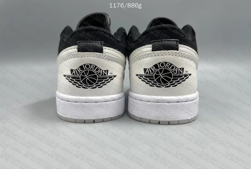 Air Jordan 1 Low SE Diamond 2