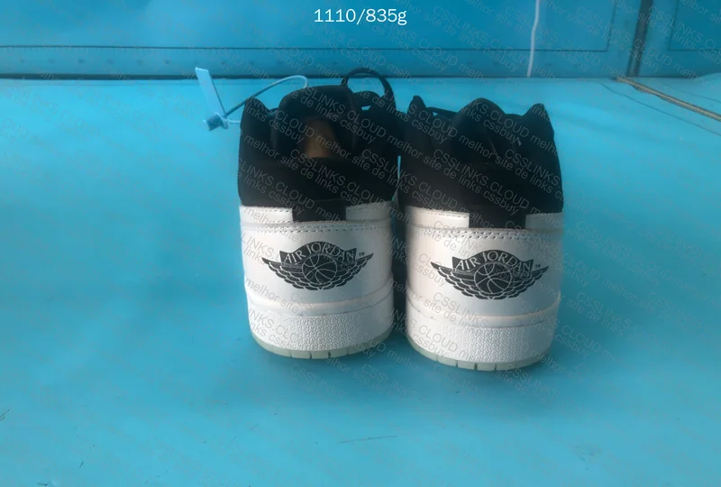 Air Jordan 1 Low SE Diamond