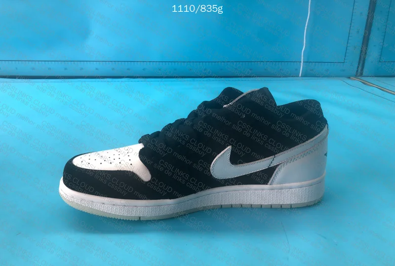 Air Jordan 1 Low SE Diamond 5