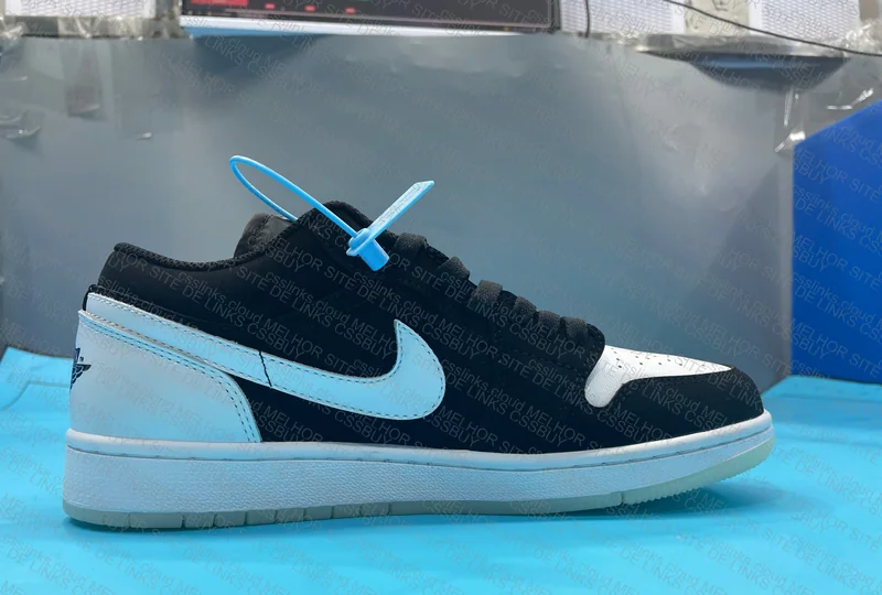 Air Jordan 1 Low SE Diamond