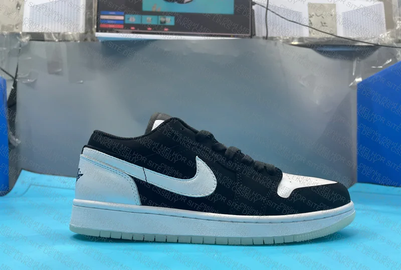 Air Jordan 1 Low SE Diamond 2