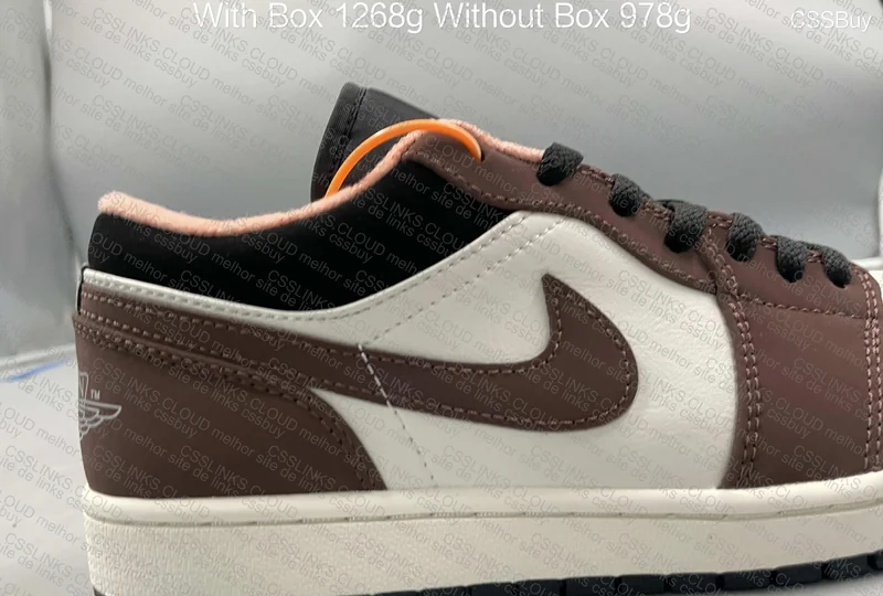 Air Jordan 1 Low SE Mocha 3