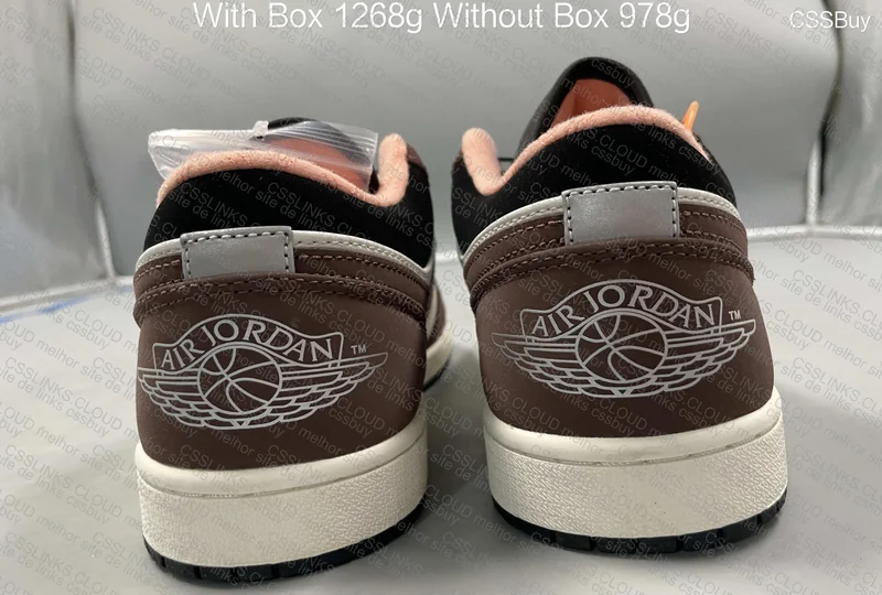 Air Jordan 1 Low SE Mocha 4