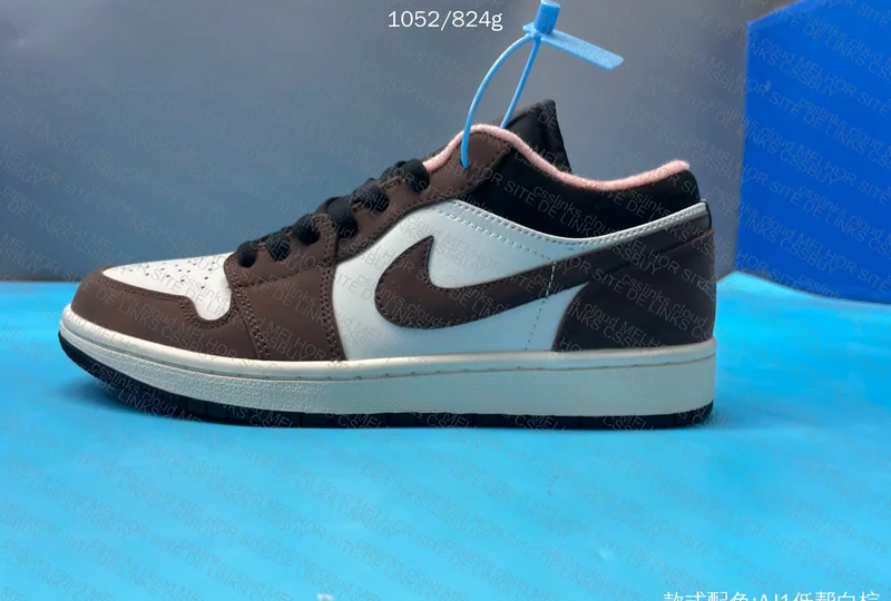 Air Jordan 1 Low SE Mocha