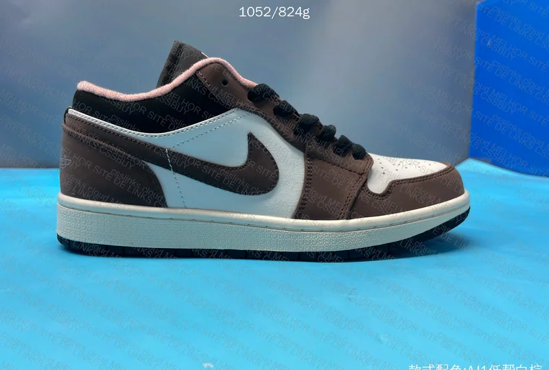 Air Jordan 1 Low SE Mocha 2