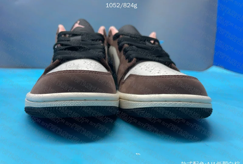 Air Jordan 1 Low SE Mocha 4