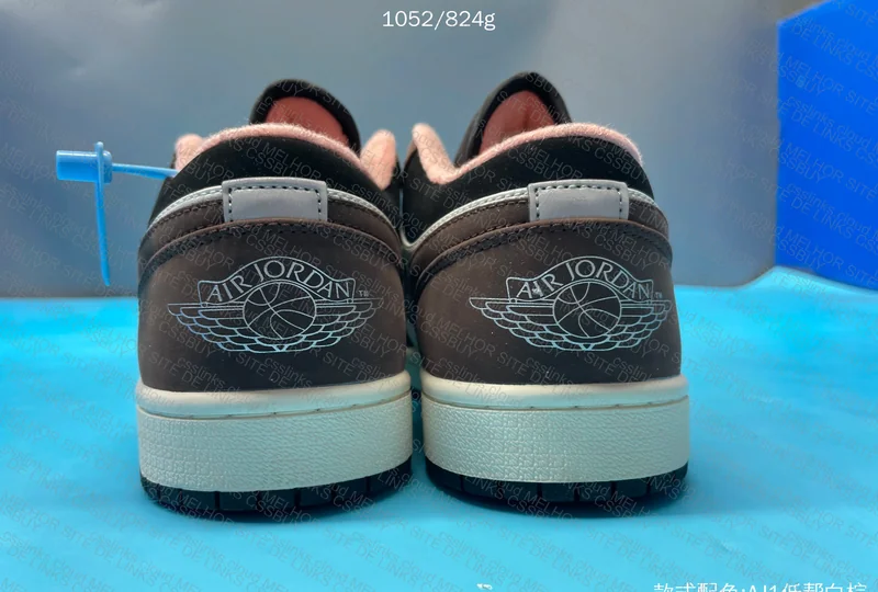 Air Jordan 1 Low SE Mocha 5