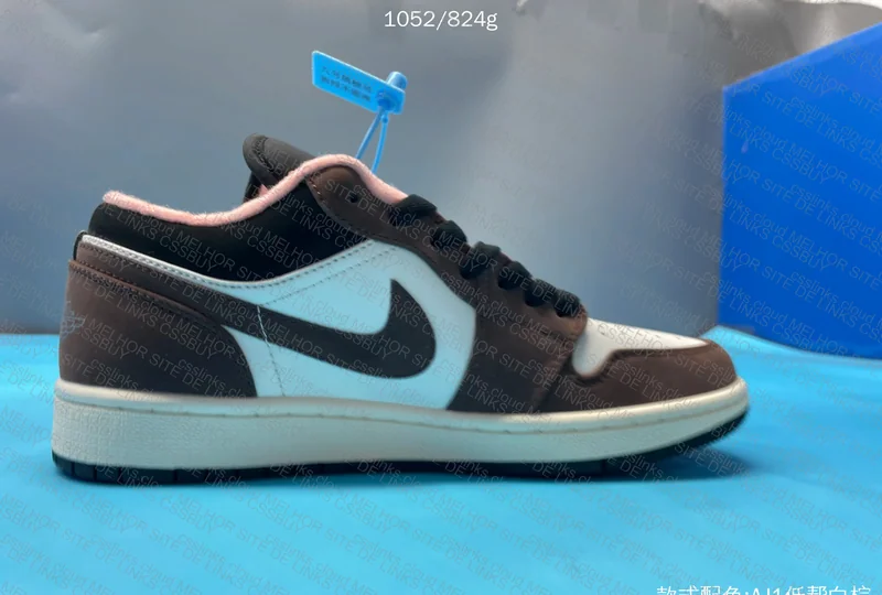 Air Jordan 1 Low SE Mocha 8