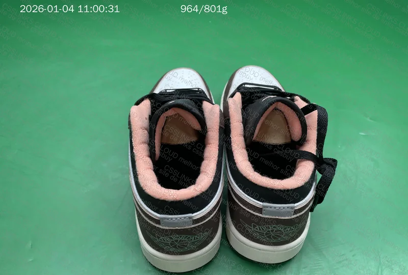Air Jordan 1 Low SE Mocha