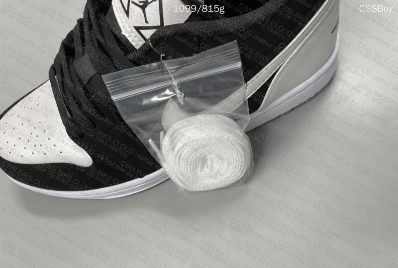 Air Jordan 1 Low SE Panda Grey