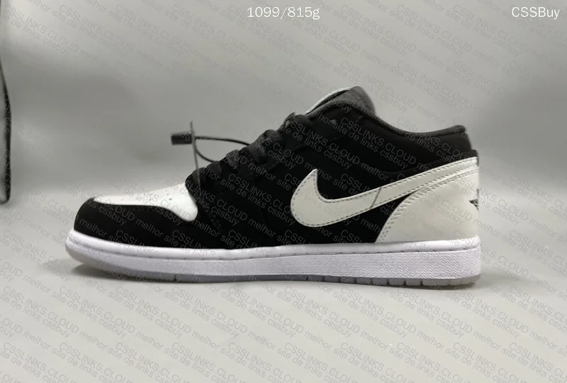 Air Jordan 1 Low SE Panda Grey 11
