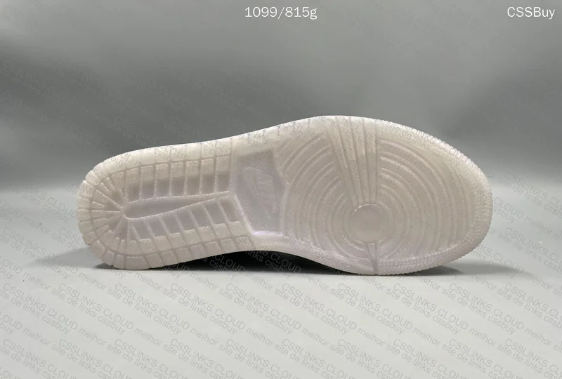 Air Jordan 1 Low SE Panda Grey 5