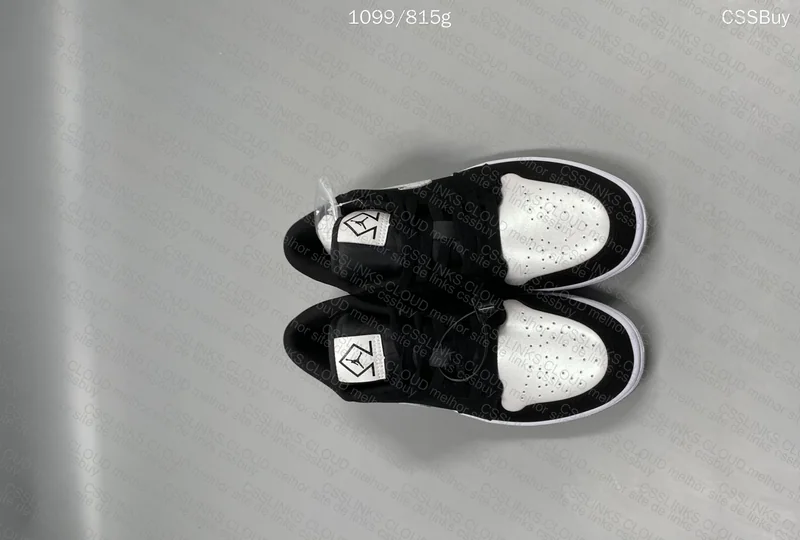 Air Jordan 1 Low SE Panda Grey 9