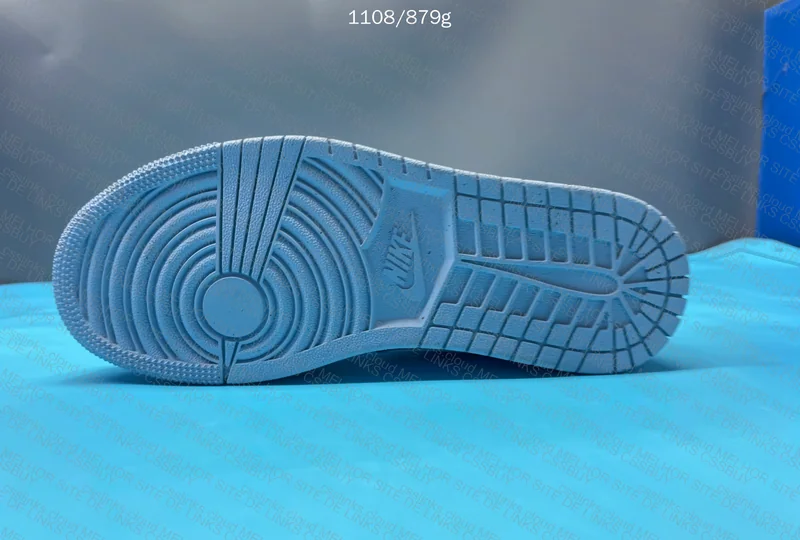 Air Jordan 1 Low SE Reverse Ice Blue