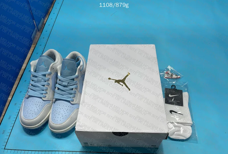 Air Jordan 1 Low SE Reverse Ice Blue 7