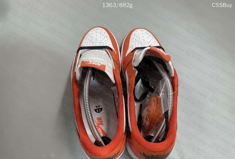 Air Jordan 1 Low SE Starfish 10