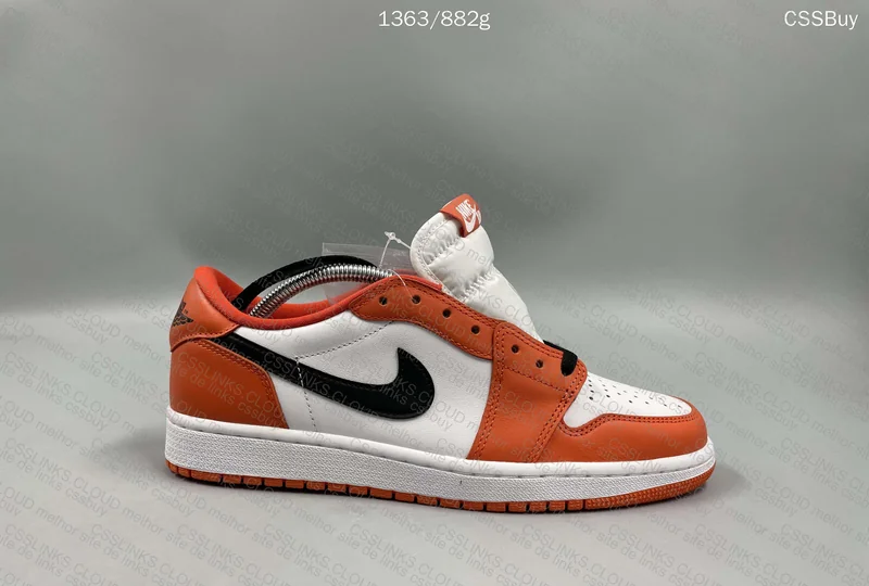 Air Jordan 1 Low SE Starfish 4