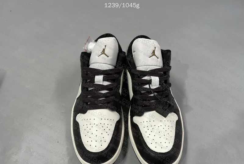 Air Jordan 1 Low 'Shadow Brown' 2
