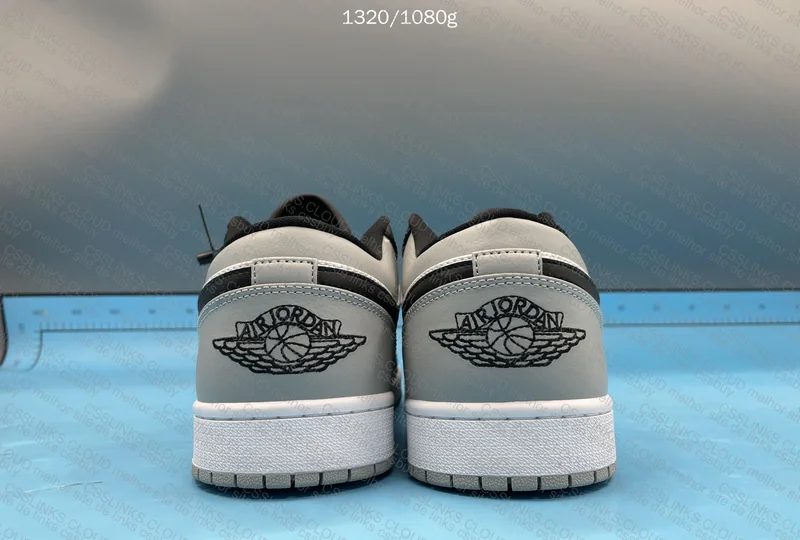Air Jordan 1 Low 'Shadow Toe' 4