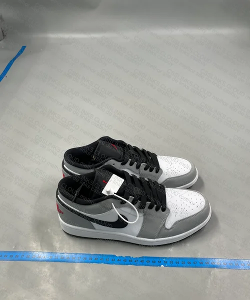 Air Jordan 1 Low Smoke Grey