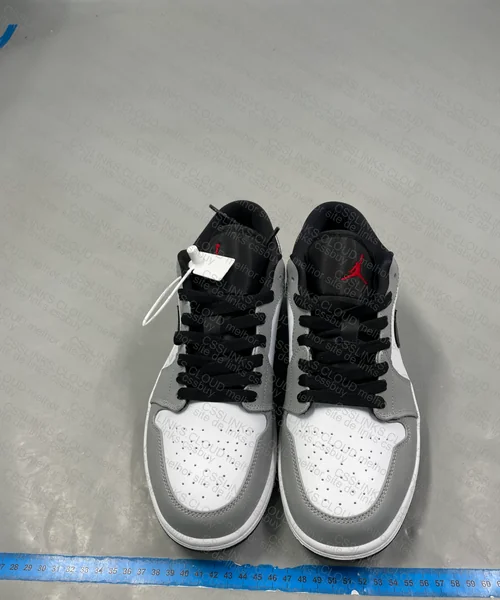 Air Jordan 1 Low Smoke Grey 2