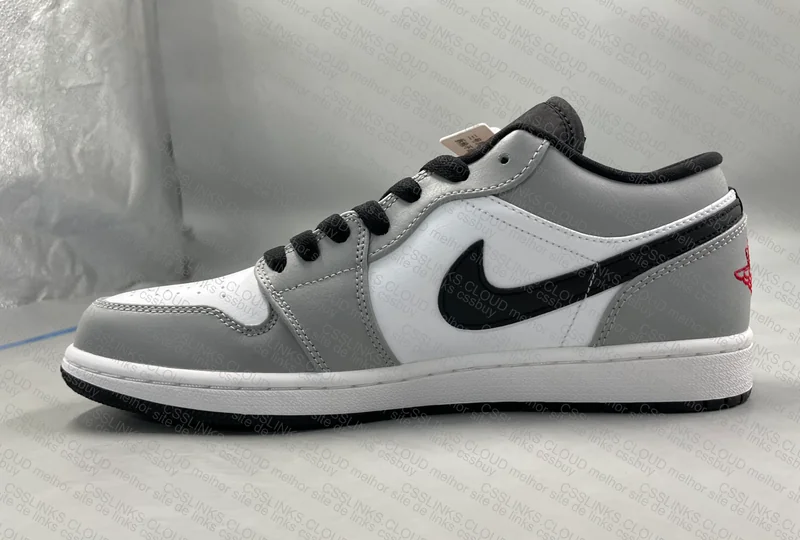 Air Jordan 1 Low Smoke Grey 4