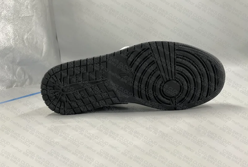 Air Jordan 1 Low Smoke Grey 6