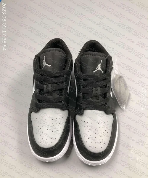 Air Jordan 1 Low Smoke Grey Toe 4