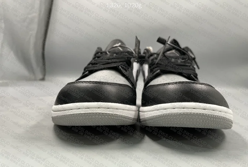 Air Jordan 1 Low Smoke Grey Toe 2