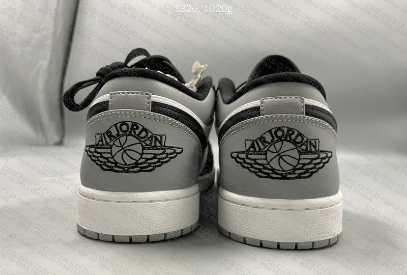 Air Jordan 1 Low Smoke Grey Toe 4