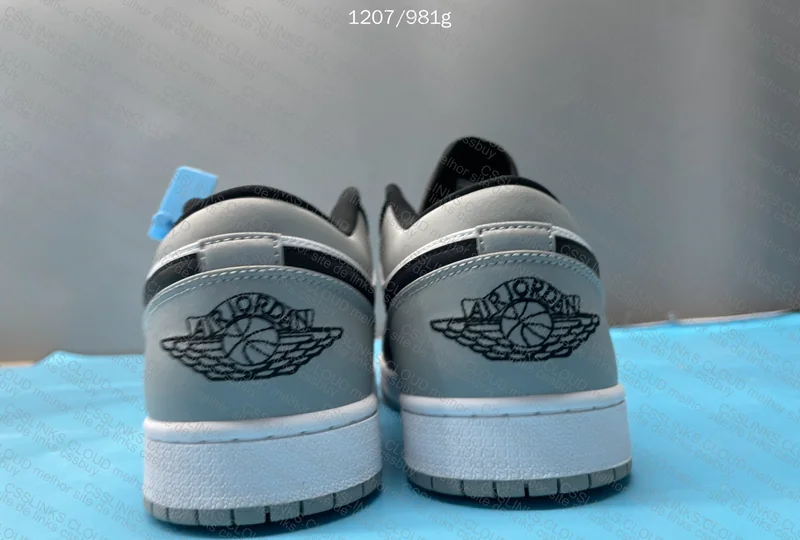 Air Jordan 1 Low Smoke Grey Toe 5