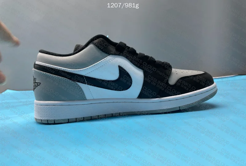 Air Jordan 1 Low Smoke Grey Toe 7