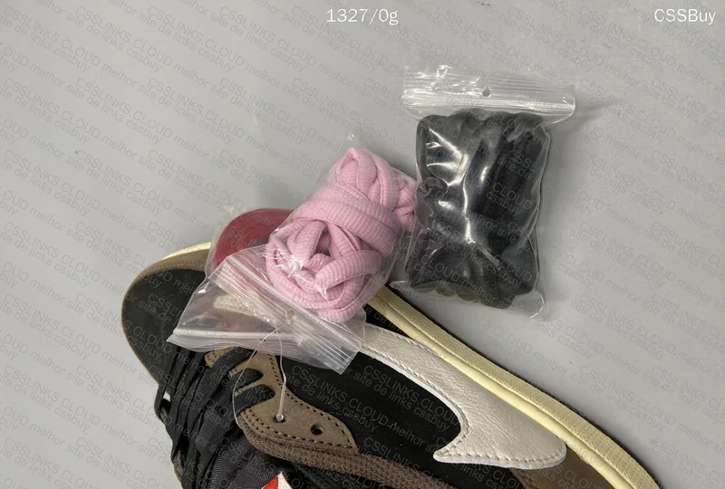 Air Jordan 1 Low Travis 5