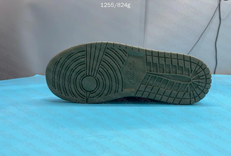 Air Jordan 1 Low Travis Olive