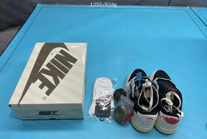 Air Jordan 1 Low Travis Olive 2