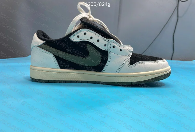Air Jordan 1 Low Travis Olive 4