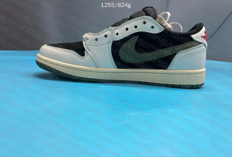 Air Jordan 1 Low Travis Olive 7