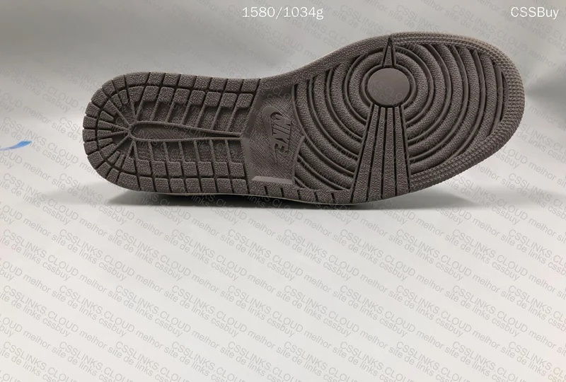 Air Jordan 1 Low Travis Reverse Mocha 7