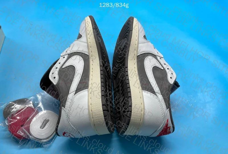 Air Jordan 1 Low Travis Reverse Mocha 2