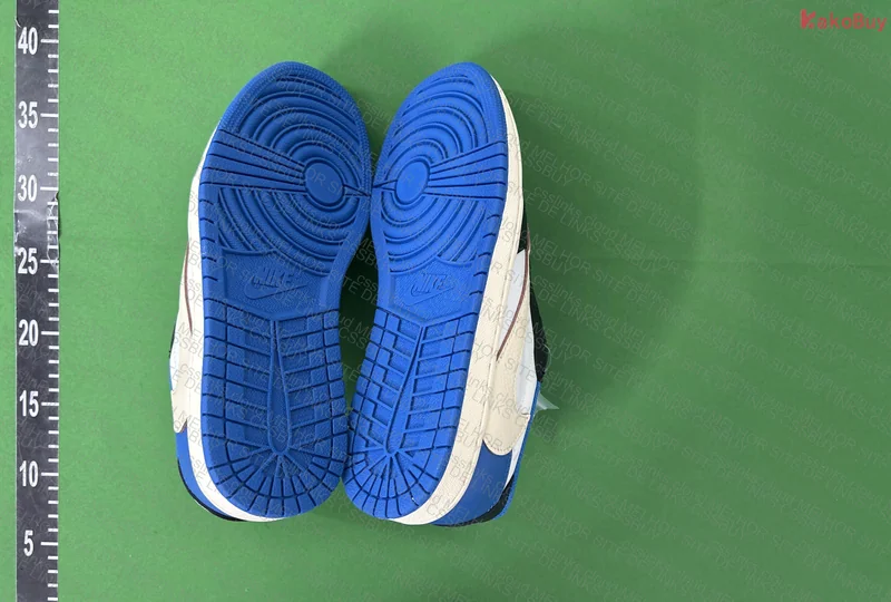Air Jordan 1 Low Travis Scott Fragment