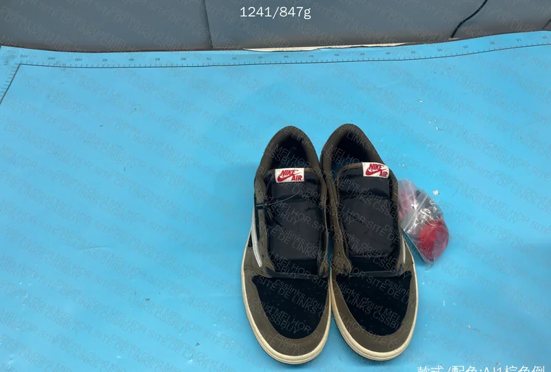 Air Jordan 1 Low Travis Scott Mocha 10