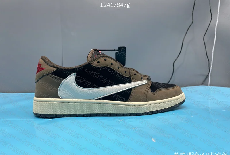 Air Jordan 1 Low Travis Scott Mocha 5