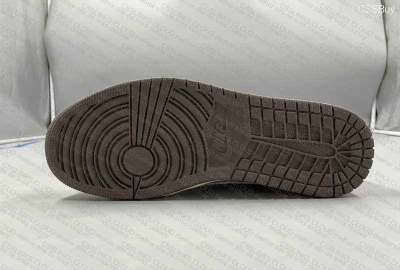 Air Jordan 1 Low Travis Scott Reverse Mocha 6