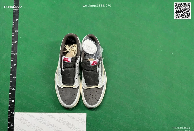 Air Jordan 1 Low Travis Scott Reverse Mocha 2