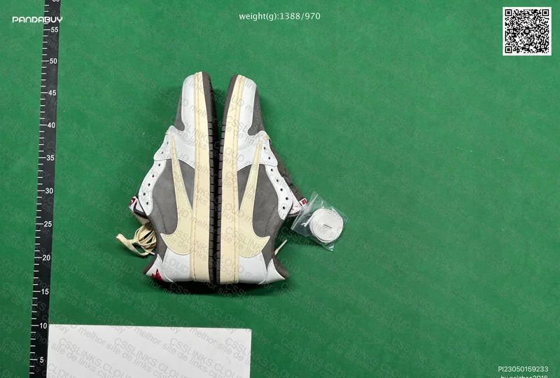 Air Jordan 1 Low Travis Scott Reverse Mocha 4