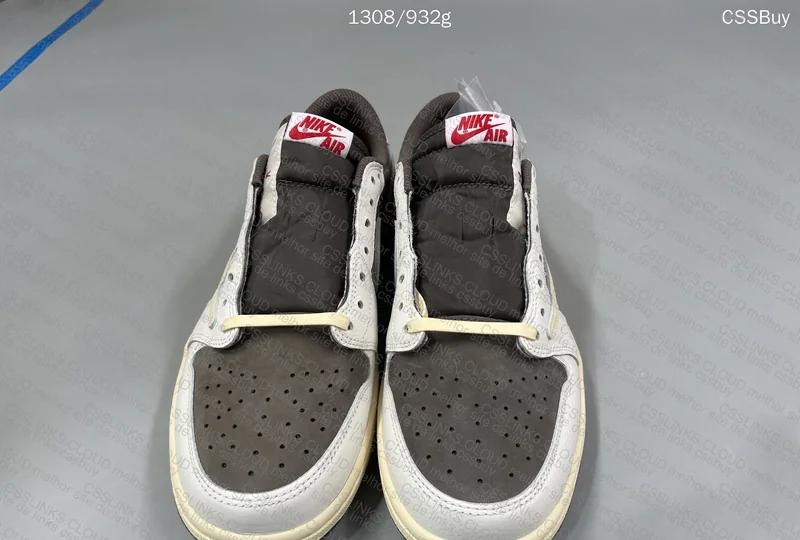 Air Jordan 1 Low Travis Scott Reverse Mocha 3