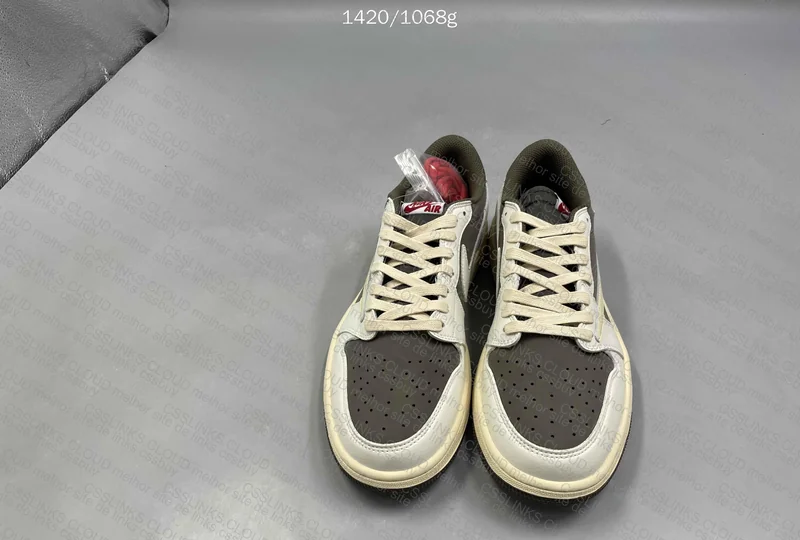 Air Jordan 1 Low Travis Scott Reverse Mocha
